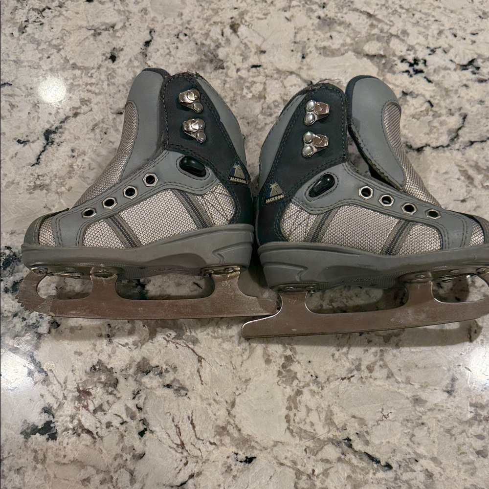 Kids Gray Ice Skates size 9